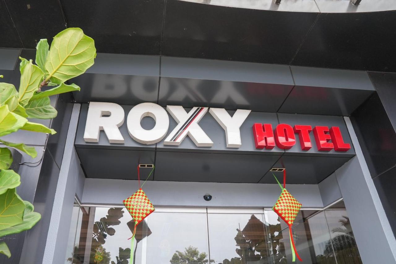 Roxy Hotel & Apartments Kuching Extérieur photo