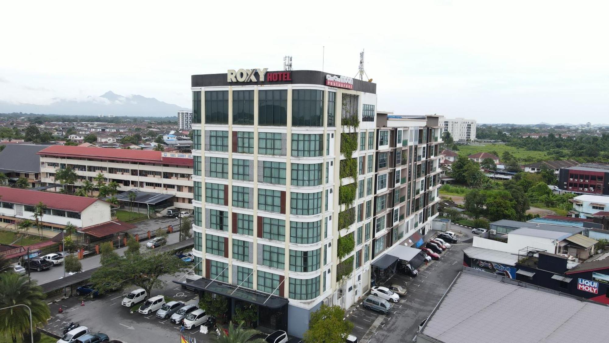 Roxy Hotel & Apartments Kuching Extérieur photo