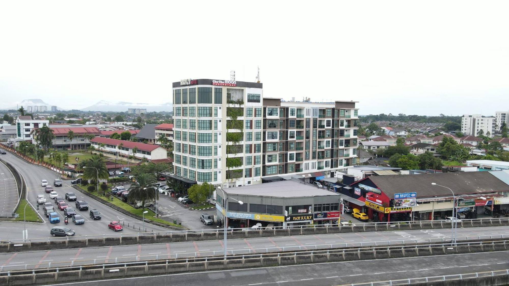 Roxy Hotel & Apartments Kuching Extérieur photo